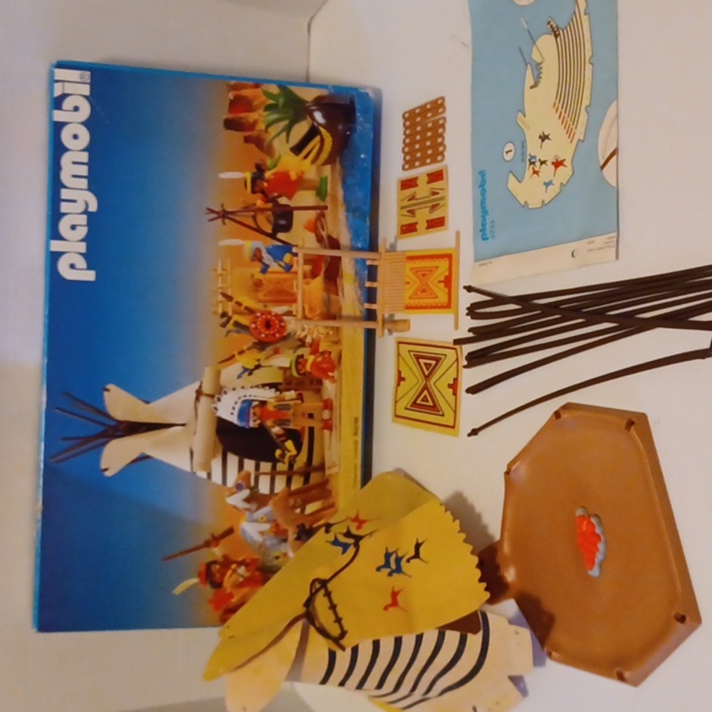 USED VINTAGE 1988 PLAYMOBILE #3733 INDIAN VILLAGE WITH BOX - Picture 5 of 10